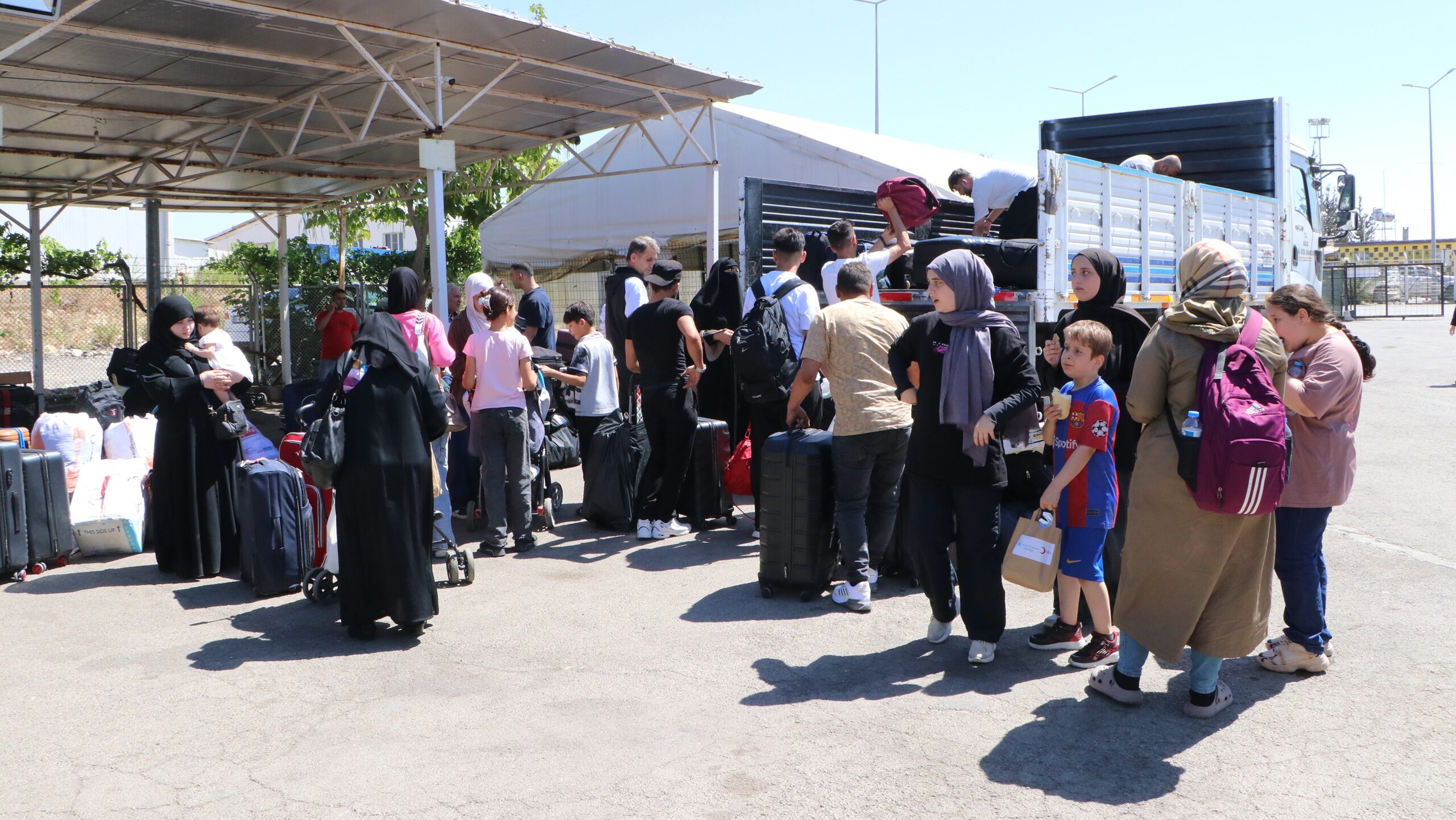 Turkey Says 509,387 Syrians Have Returned Home Since Assad’s Exit