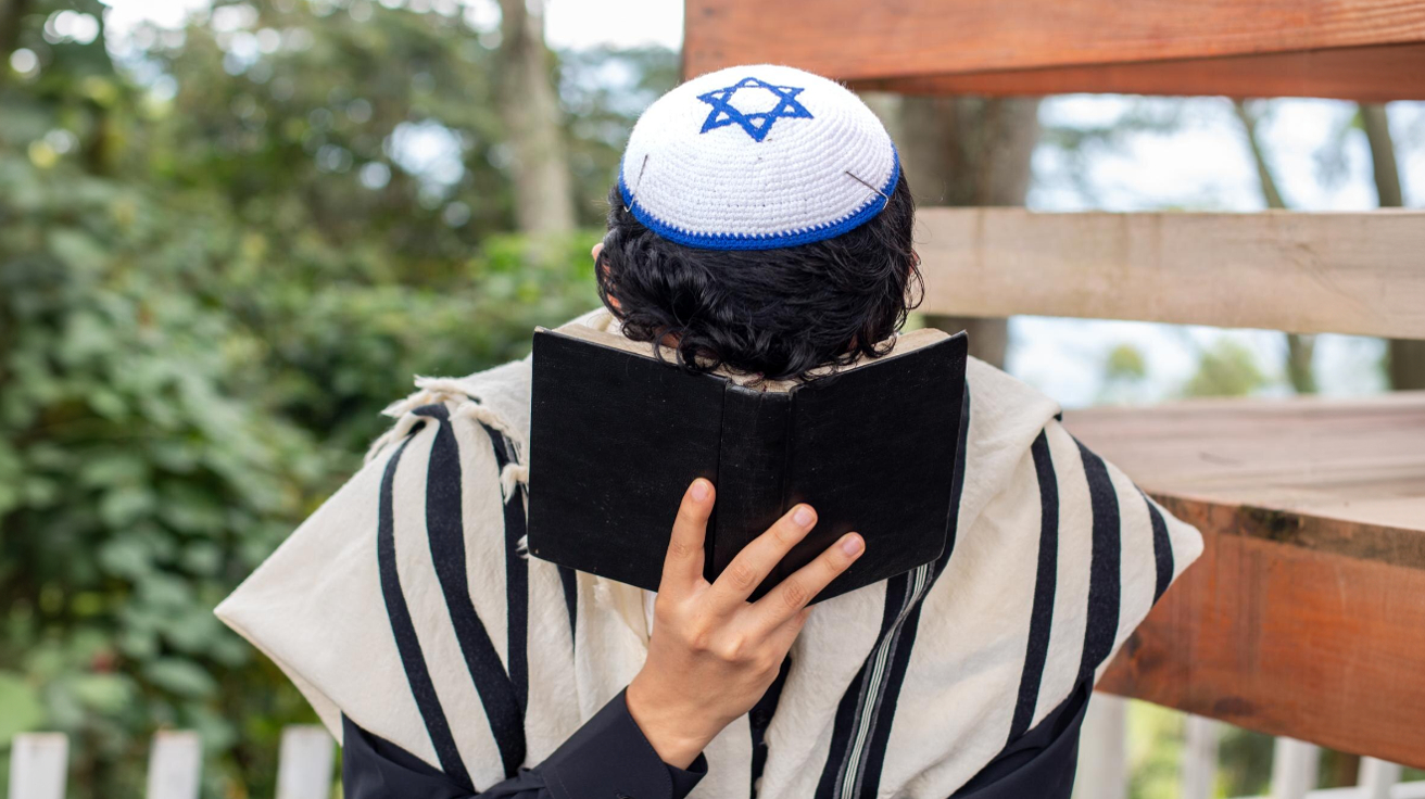 War Tests Belief: Study Tracks Rapid Shifts in Faith Among Israeli Students