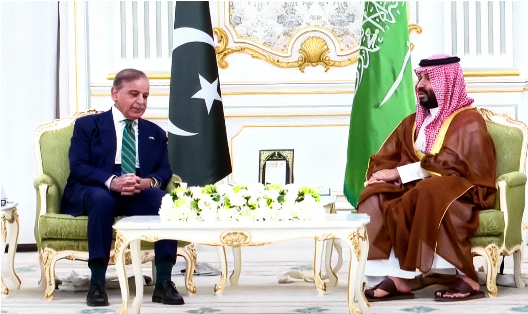 Pakistan and Saudi Arabia Seal Mutual Defense Pact Amid Rising Regional Tensions 