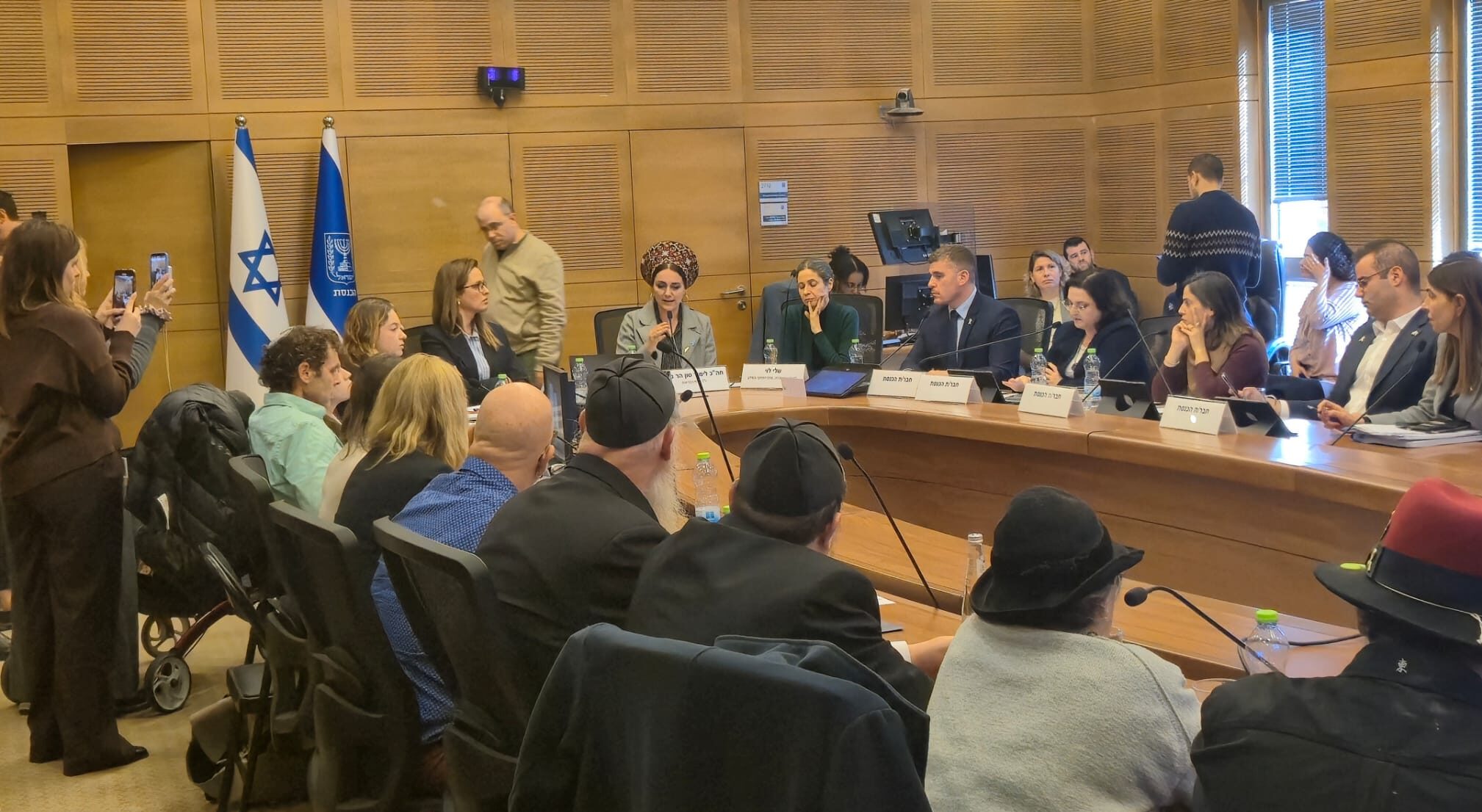 Knesset Health Committee Halted After Lawmakers Learn Ministry Signed Reform in Advance, Triggering Rare Cross-Party Revolt