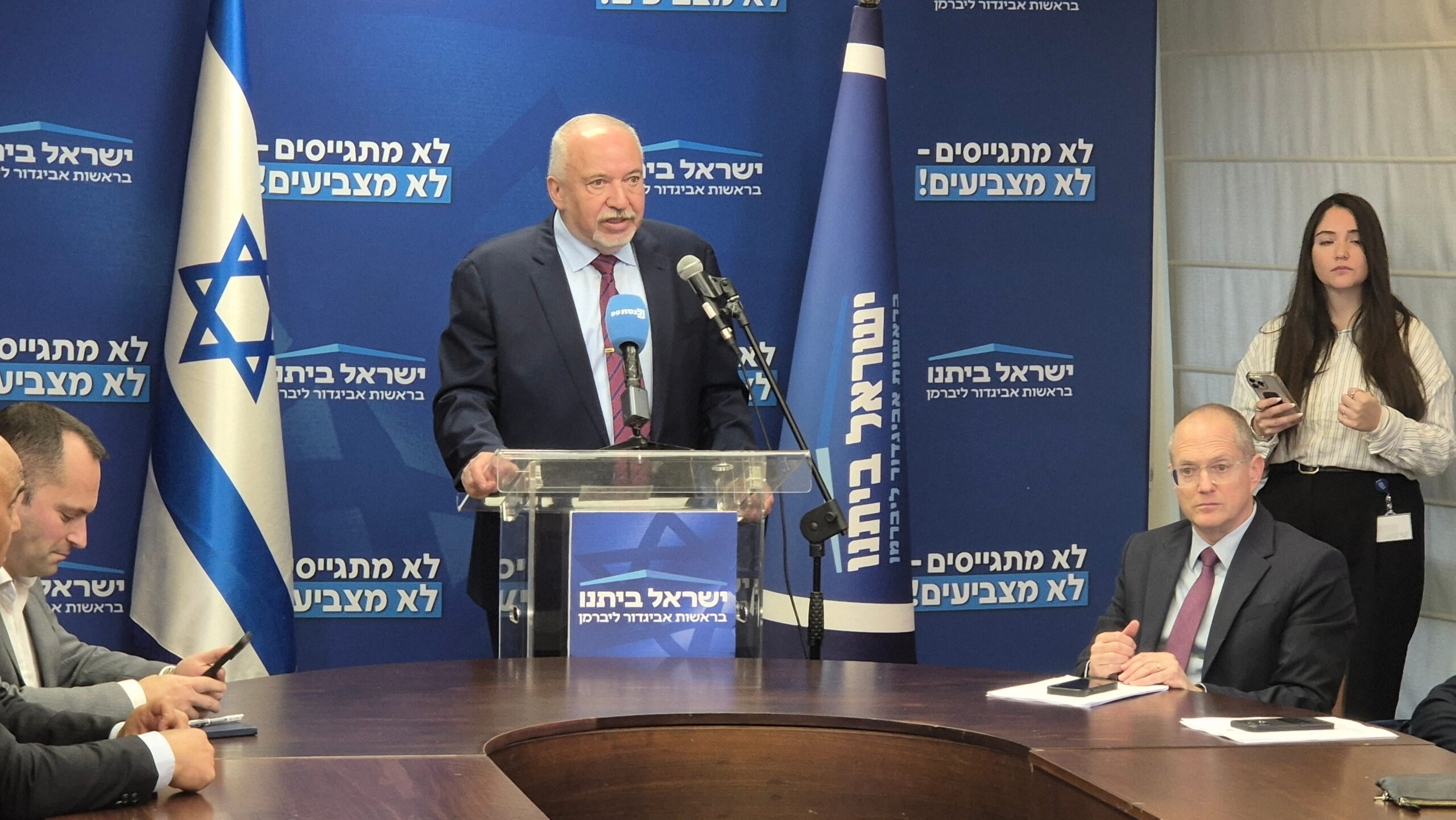 Lieberman Calls for Immediate Preparations Against Future Iranian Missile Attacks