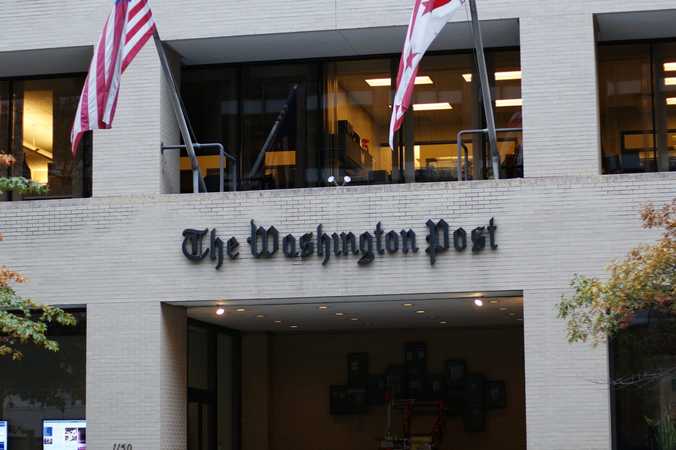 Jeff Bezos, a Legacy Washington Paper Must Include the Middle East