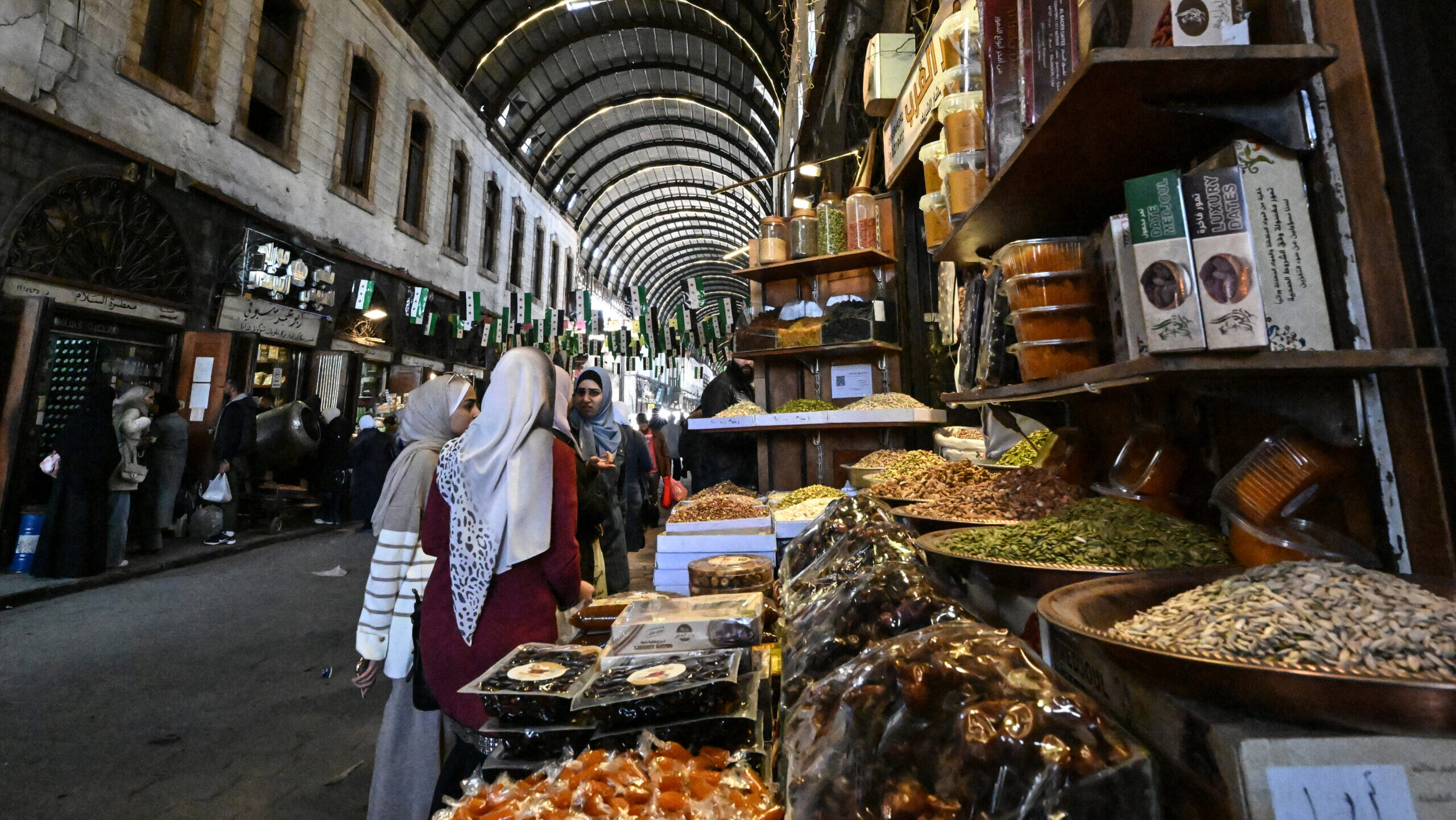 Cannons and Candy: Ramadan Returns to Damascus