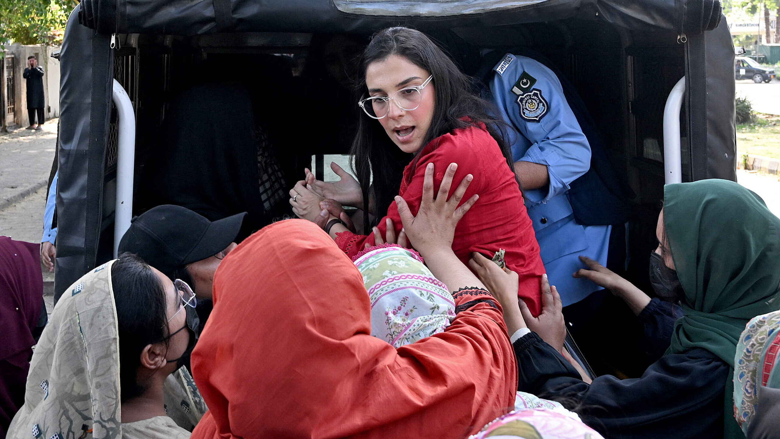Pakistani Authorities Detain Dozens During Women’s Day March in Islamabad