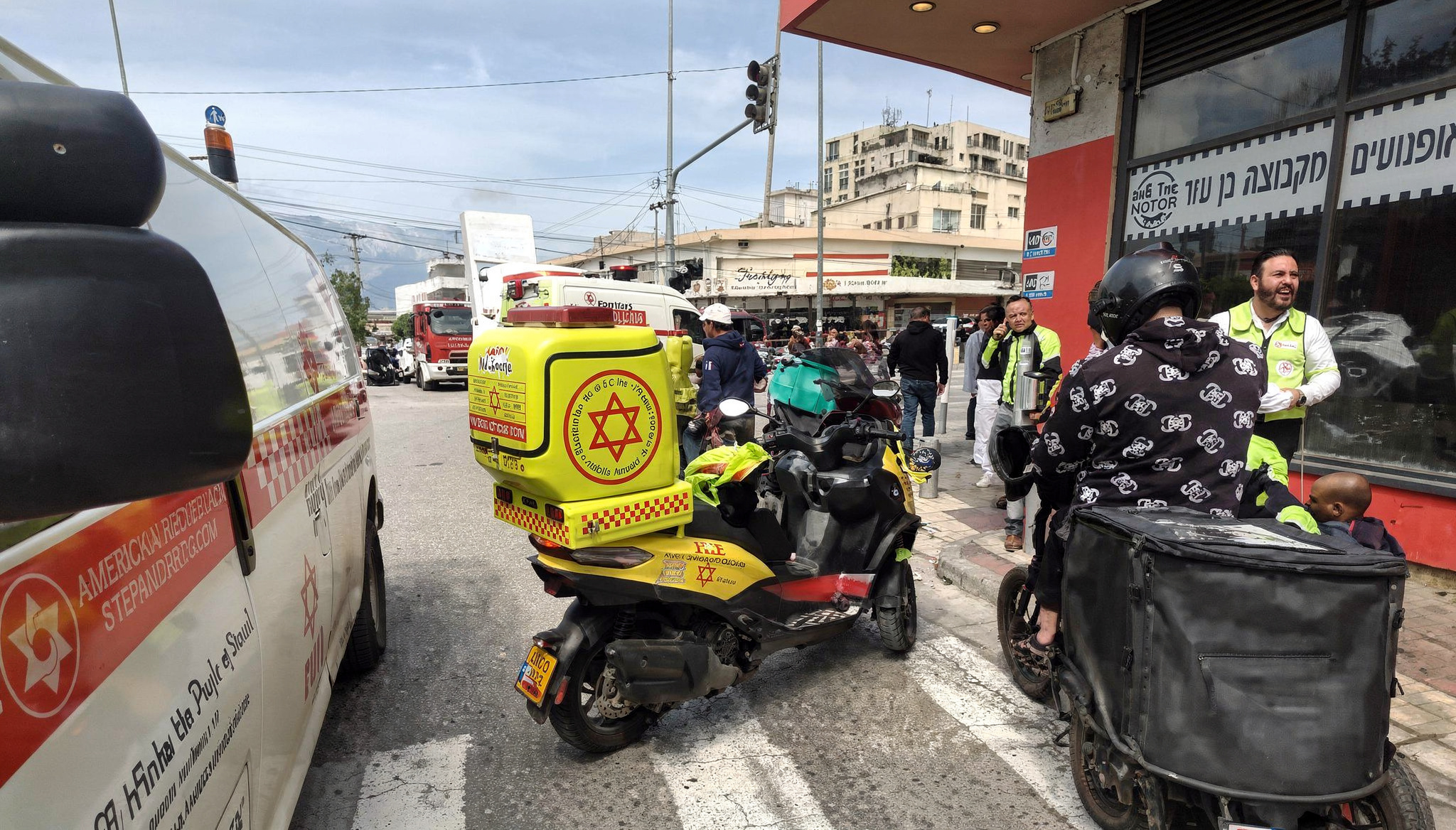 Repeated Missile and Rocket Alerts Across Israel as Iranian, Hezbollah Attacks Wound at Least 7