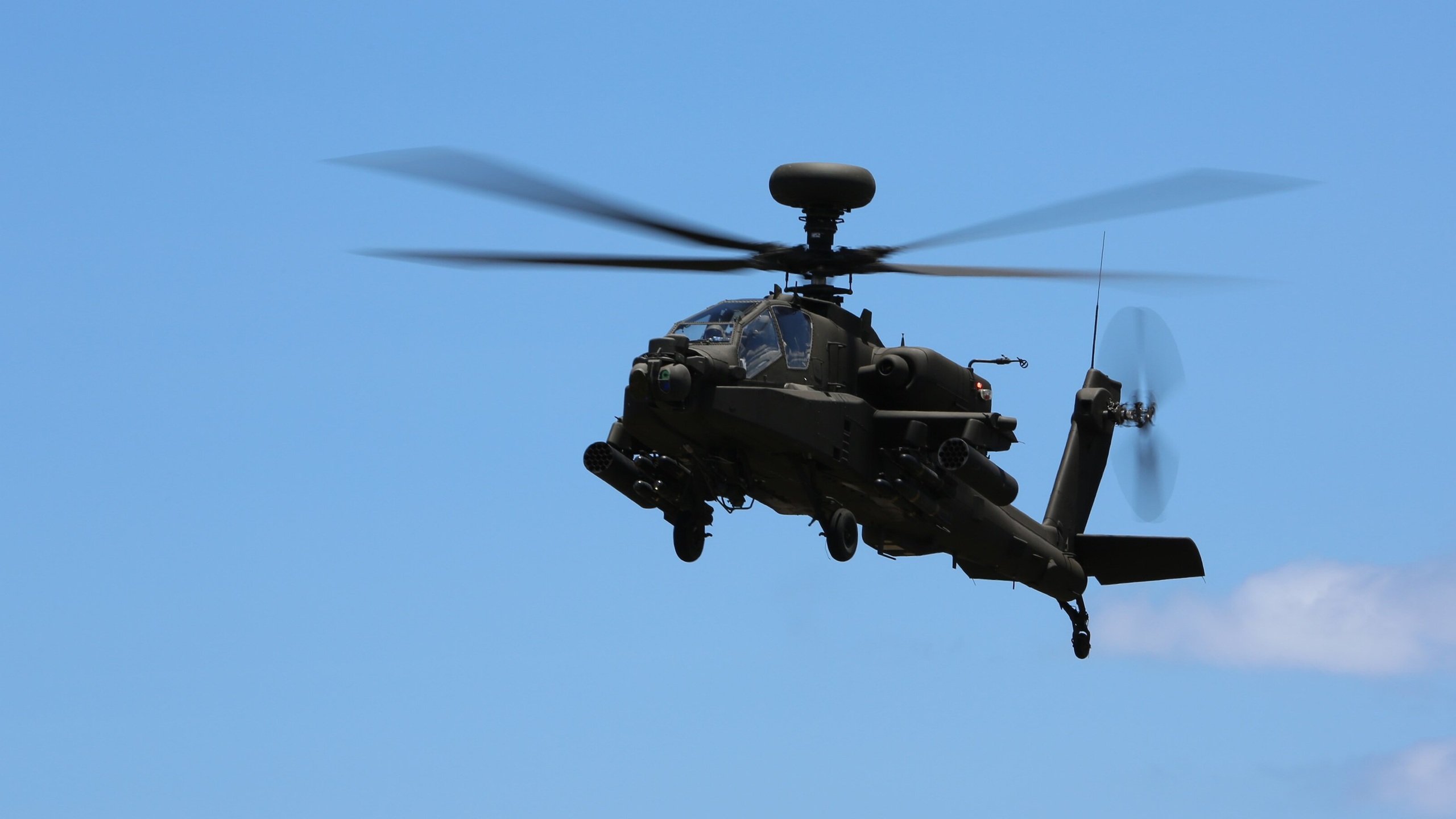 Israel Signs Deal to Buy 12 Advanced Apache Helicopters From US